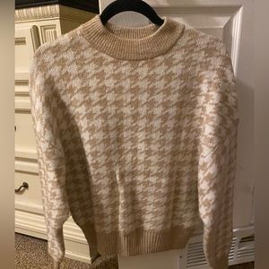 H&M Houndstooth Sweater